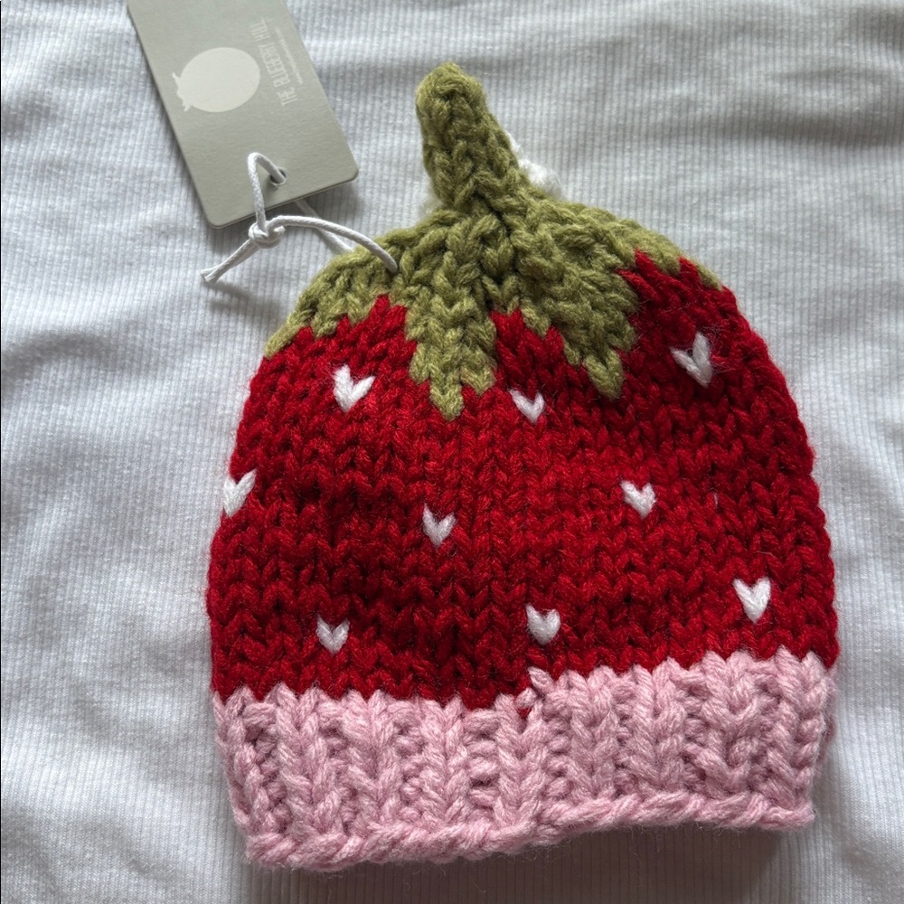 NWT The Blueberry Hill Cotton Strawberry Knit Beanie Hat 0-3m newborn - Picture 3 of 4